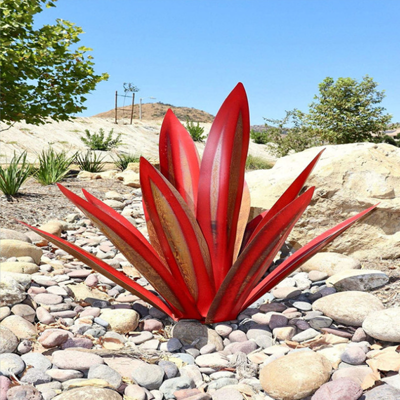 Happy Growers | Waterproof Solar Garden Agave Lamp Decoration