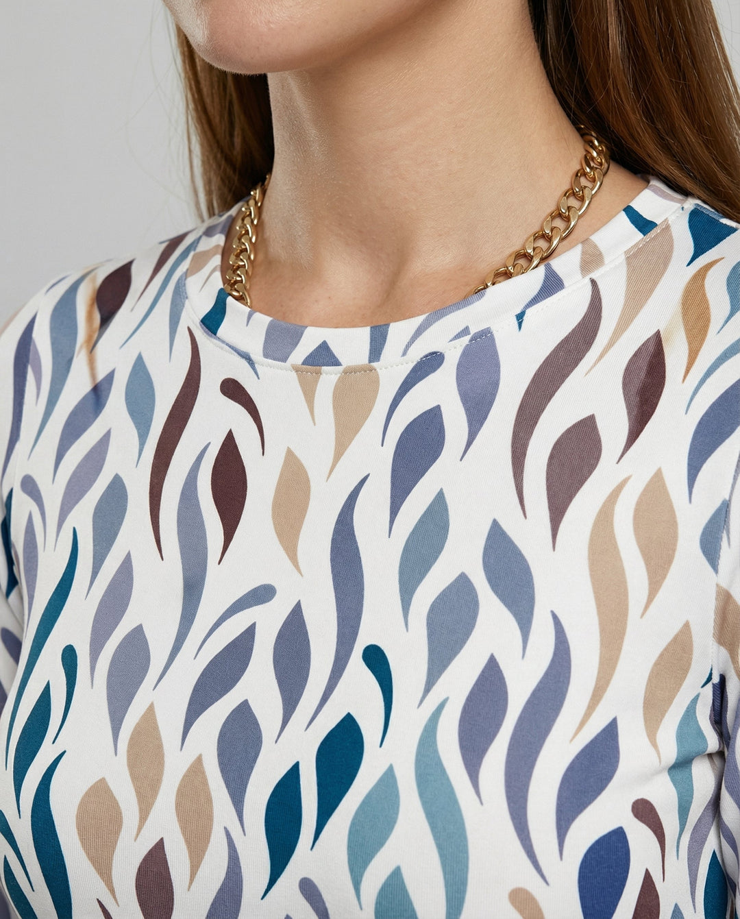 Elegant women's T-shirt
