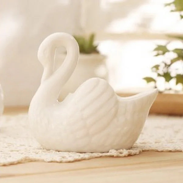 Swan Minimal Ceramic Pot | Happy Growers