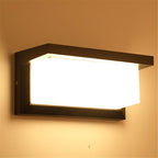Horizontal LED Outdoor Lamp |