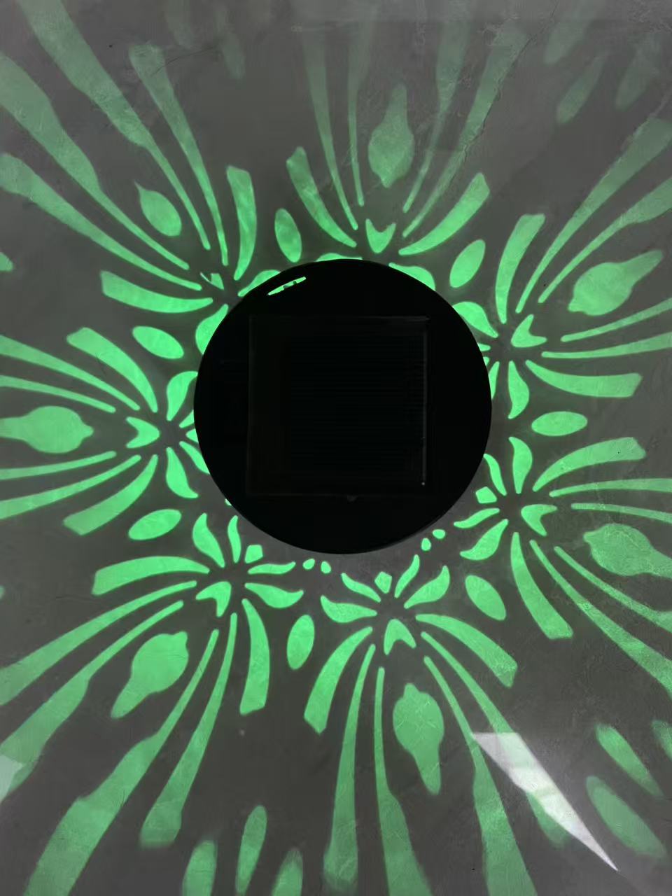 Solar Projection Garden Light With Decorative Floral Pattern And Dusk-To-Dawn Sensor