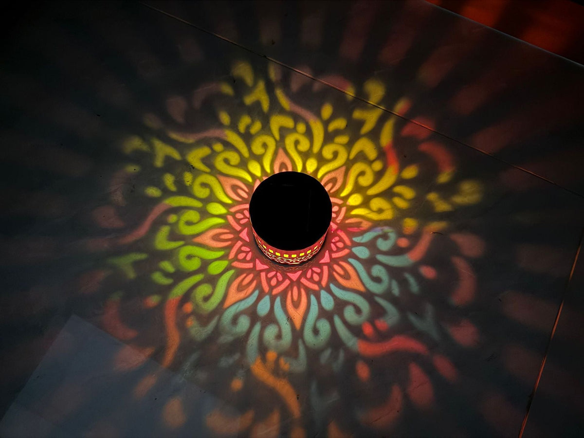 Solar Projection Garden Light With Decorative Floral Pattern And Dusk-To-Dawn Sensor