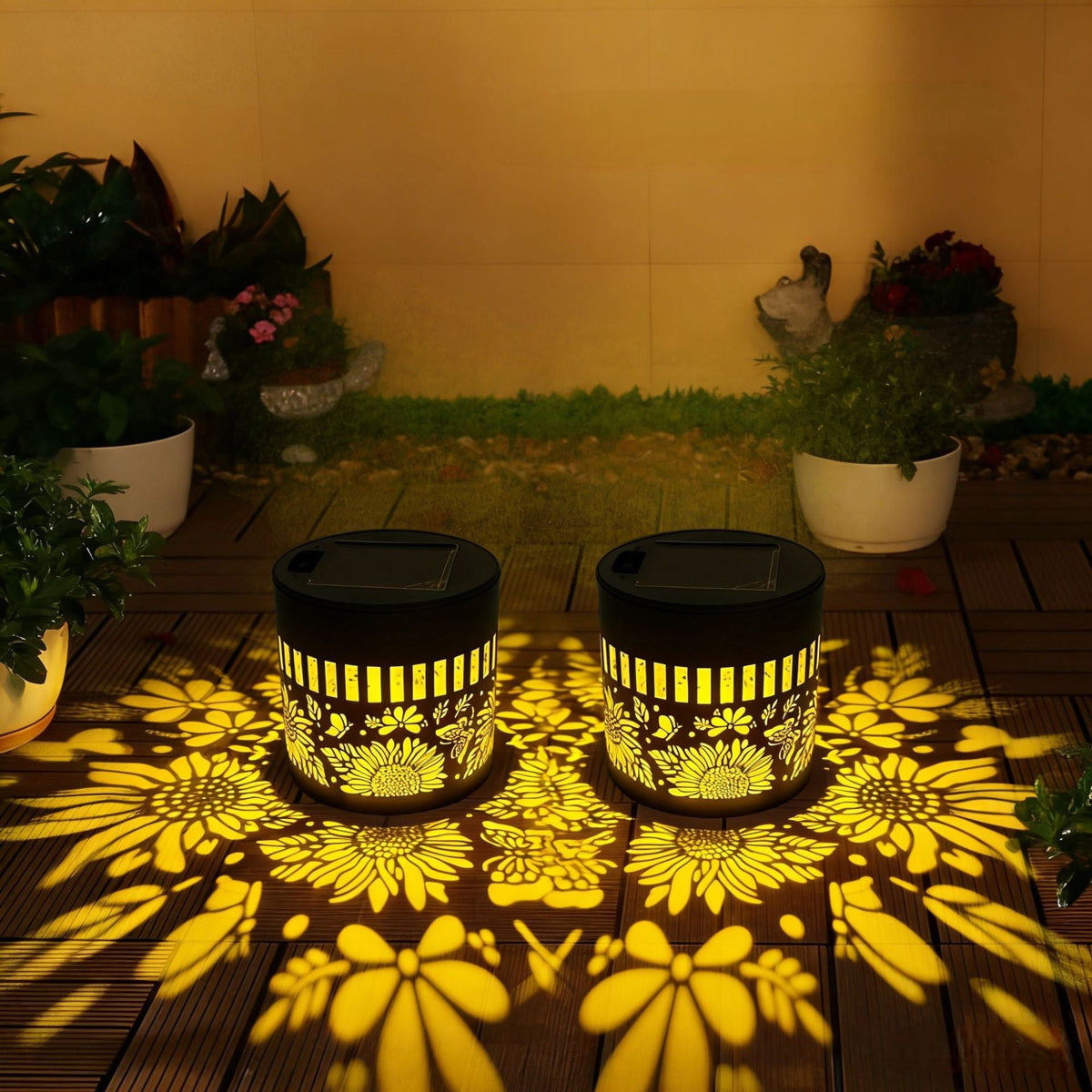Solar Projection Garden Light With Decorative Floral Pattern And Dusk-To-Dawn Sensor