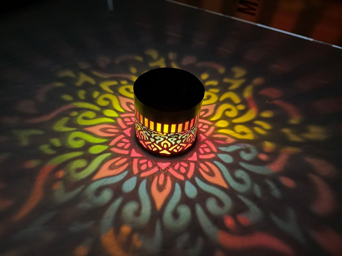 Solar Projection Garden Light With Decorative Floral Pattern And Dusk-To-Dawn Sensor