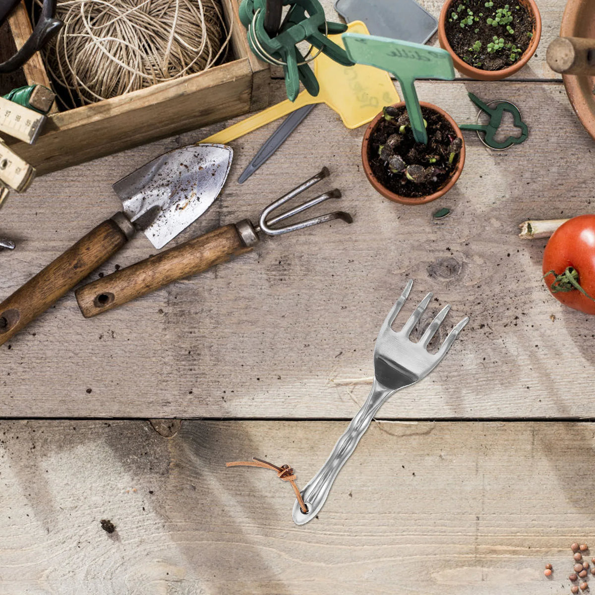 Happy Growers | Floravix Mini Garden Hand Rake | Lightweight & Durable | For Weeding, Digging & Soil Loosening | 20.5 cm Length