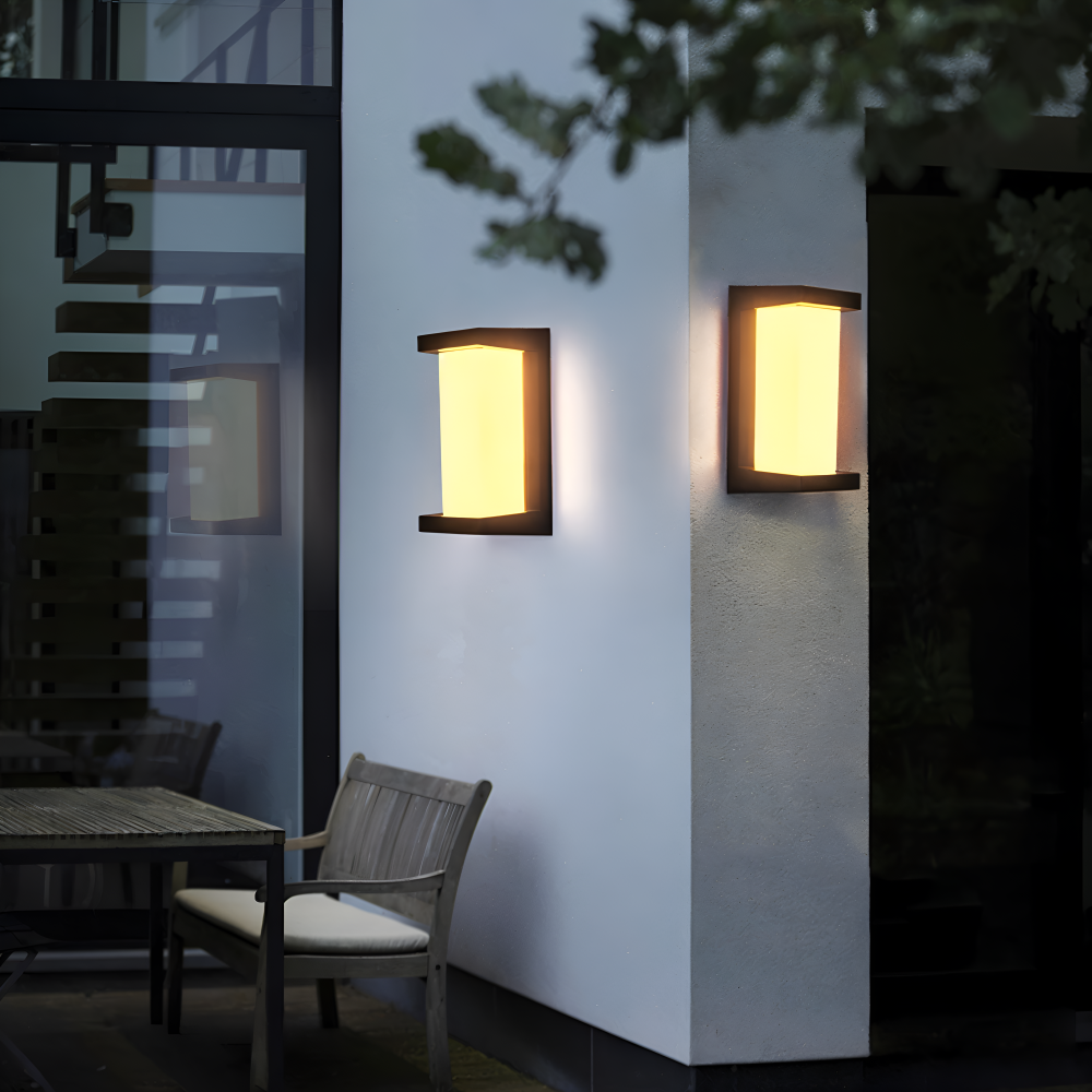 Smart Outdoor Wall Lamp with Motion Sensor – LED Lighting for Security and Atmosphere |