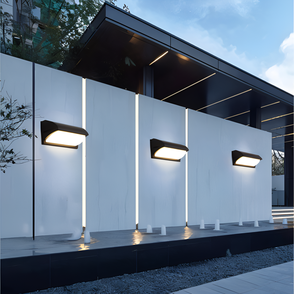 Smart Outdoor Wall Lamp with Motion Sensor – LED Lighting for Security and Atmosphere |