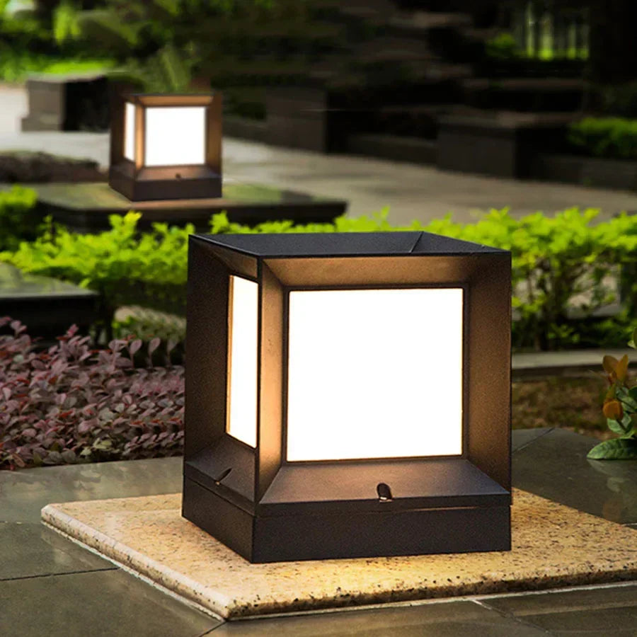 Outdoor Standalone Lamp for Gates and Driveways - Modern Lighting with LED |