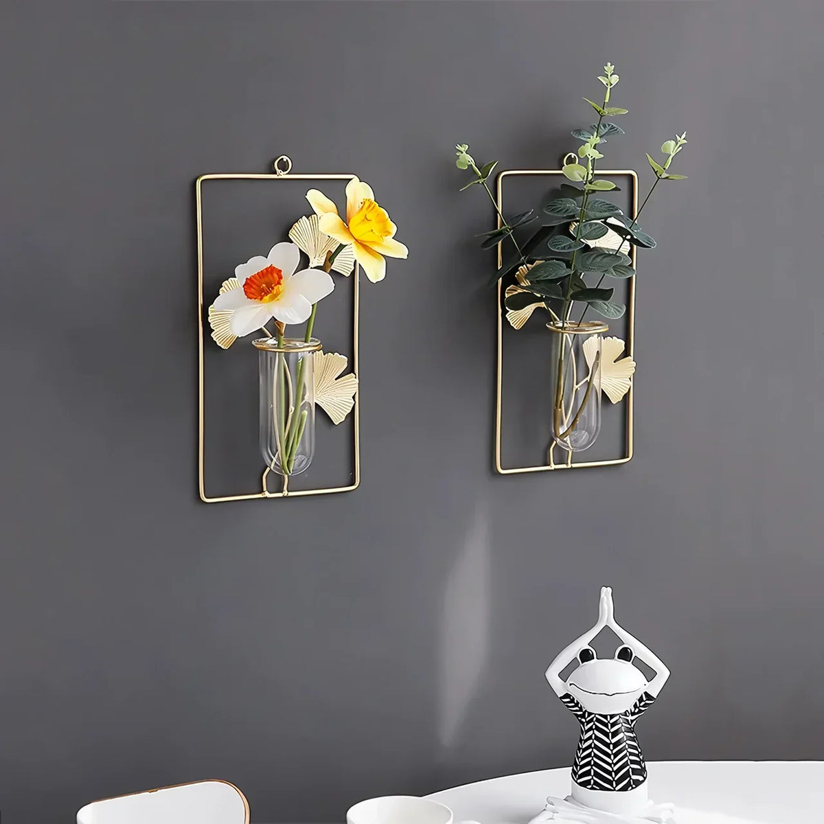 Happy Growers | Elegant Gold Iron Wall-Mounted Hydroponic Flower Pot