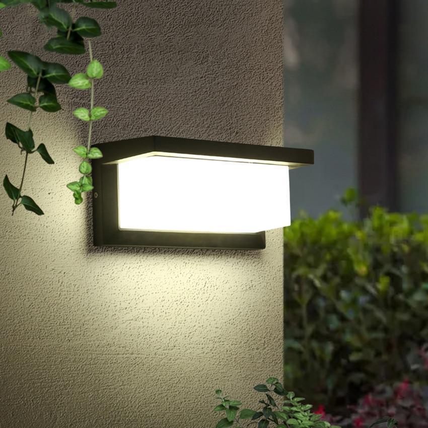 Horizontal LED Outdoor Lamp |